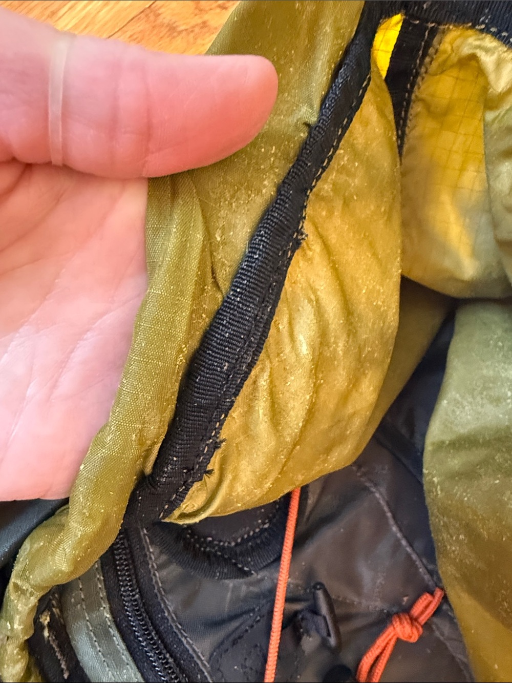 REI Green Hiking Backpack - Lightweight Daypack - Picture 7 of 8